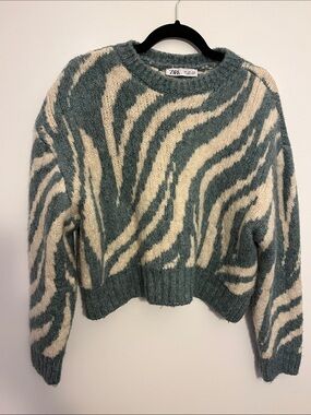 Zara Cream and Green Patterned Crewneck Sweater